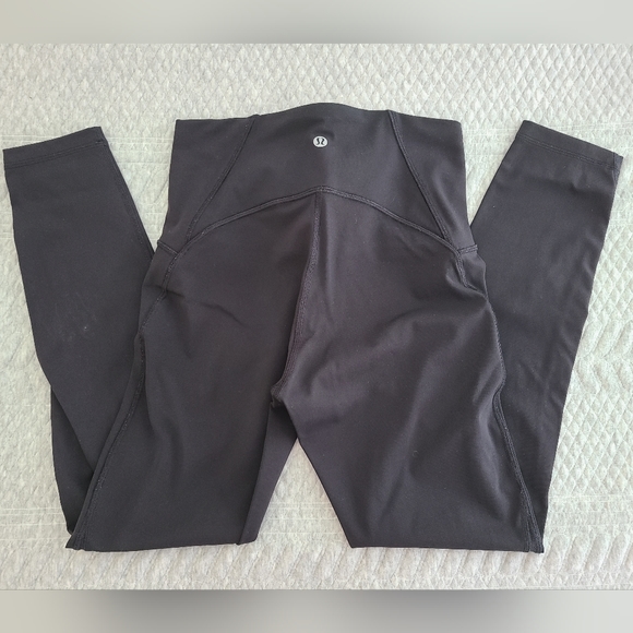 Lululemon Black Train Times 25" - size 6 - Picture 4 of 5